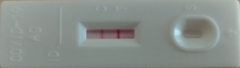 θετικό covid test
